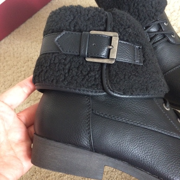 4/$25 🛍 LAST PAIR! SO black sherpa top booties - Picture 4 of 9